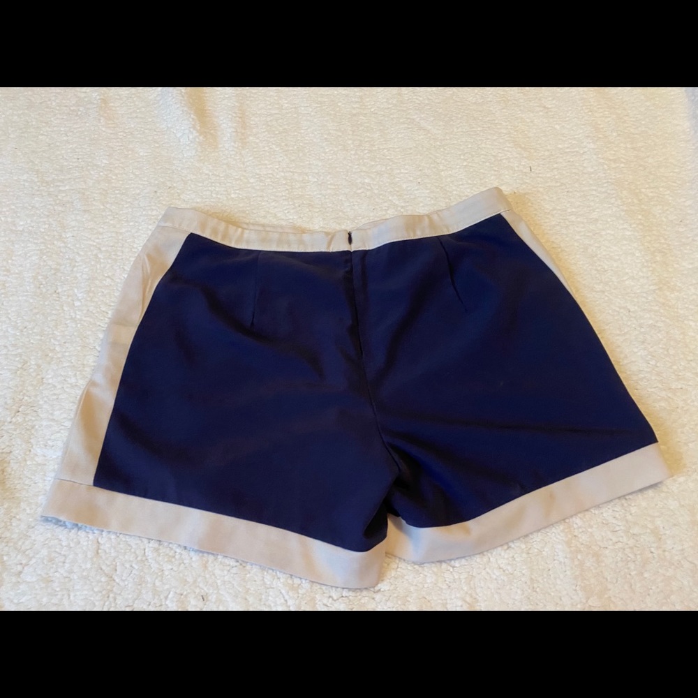 Shorts - Picture 2 of 3